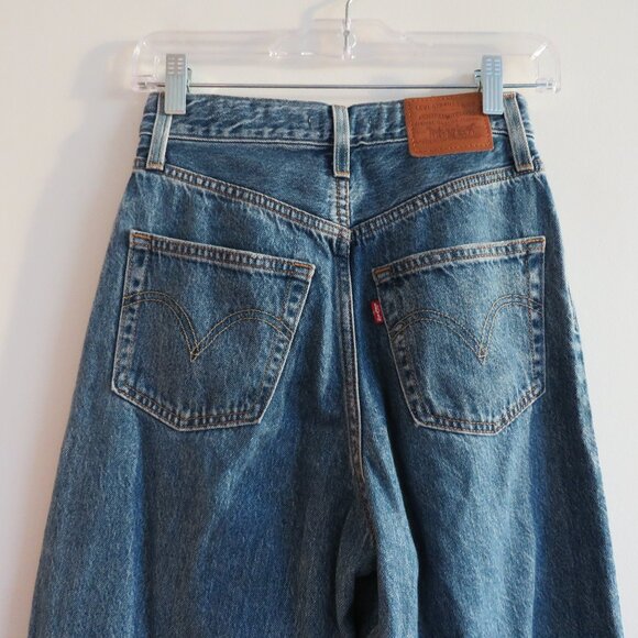 LEVI'S Ribcage Pleated Cropped Wide Leg Jeans in Now and Then Wash - Size US 24 - Picture 11 of 15